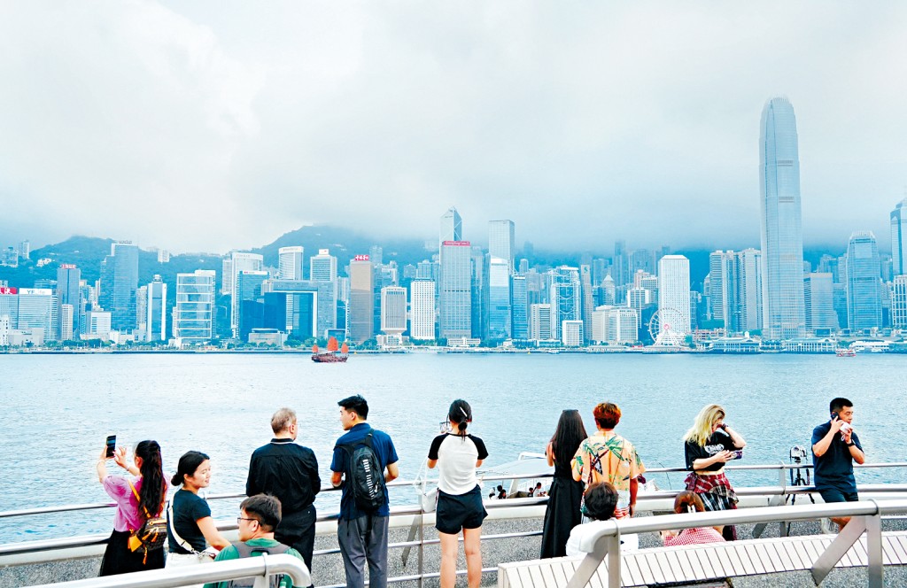 陳茂波認為香港經濟結構正在升級轉型，但「機遇大於挑戰」。