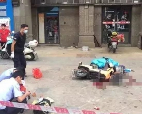 男子遭磚頭砸中死亡。網上圖片