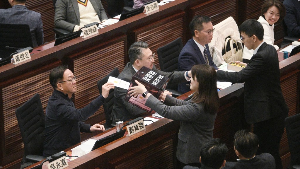 立法會｜經民聯擬派梁美芬競逐內會主席 對撼陳振英？