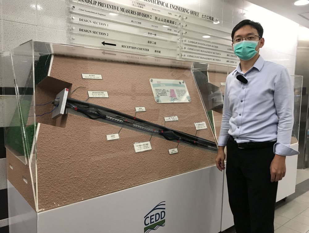 使用泥釘技術鞏固斜坡,較一般削坡方法更可靠,更可改善斜坡的堅韌性,減低山泥傾瀉的風險。網上圖片