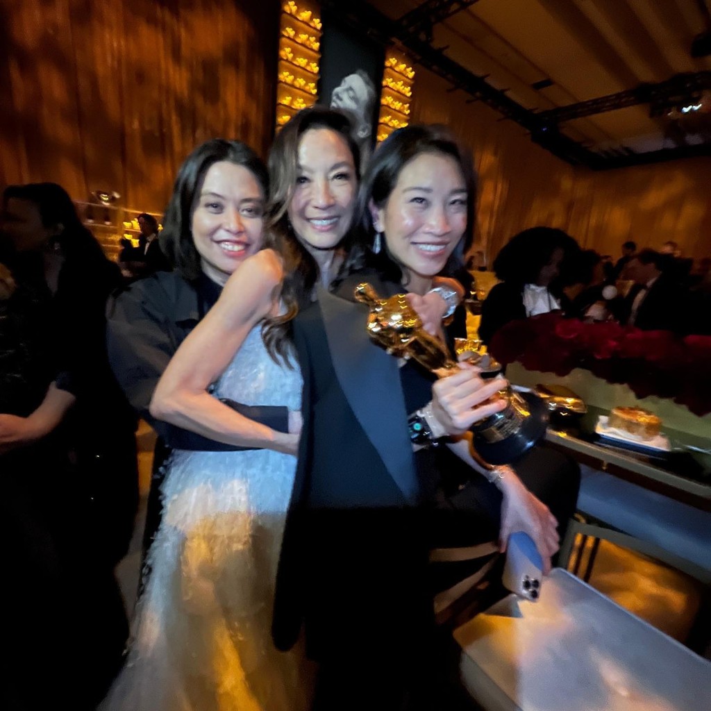 2023年杨紫琼夺得《第95届奥斯卡金像奖》影后，杨敏德母女专程远赴美国祝贺杨紫琼。
