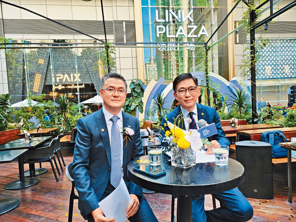 領展中國內地董事總經理竺海群(左)指明年或會展開西翼部分AEI。