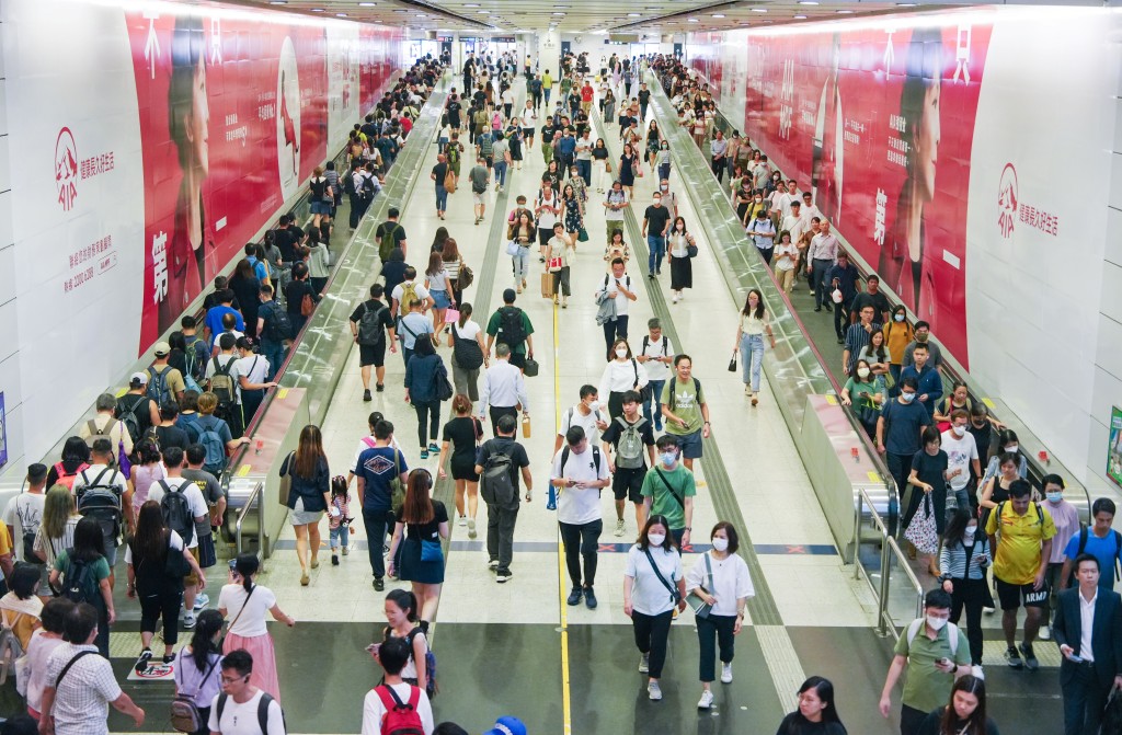 港鐵每年按「可加可減」機制調整票價幅度。資料圖片