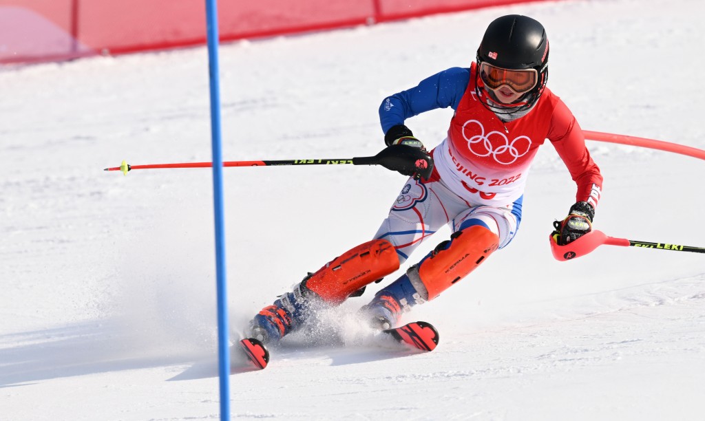冬奧項目比試技術，也考驗選手的禦寒能力。新華社