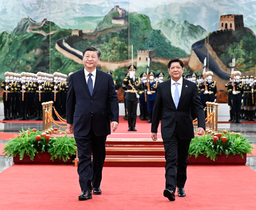 1月4日，國家主席習近平在北京人民大會堂同來華進行國事訪問的菲律賓總統馬可斯舉行會談。新華社