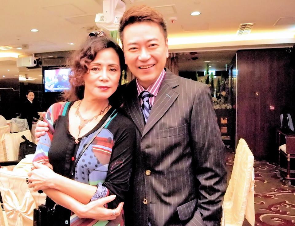前亞視藝人張煒（右）在facebook發文悼念雷宇揚，更大爆二人相處往事。 