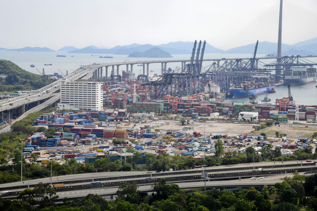 陳茂波相信本港今年出口表現會較去年好。資料圖片