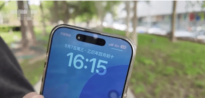 民眾手機上出現了「5G-A」信號。央視 民眾手機上出現了「5G-A」信號。央視