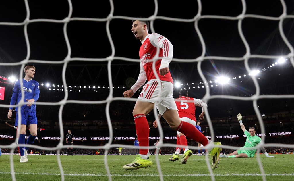 阿仙奴周六英超主場對愛華頓，最終贏2:0。路透社