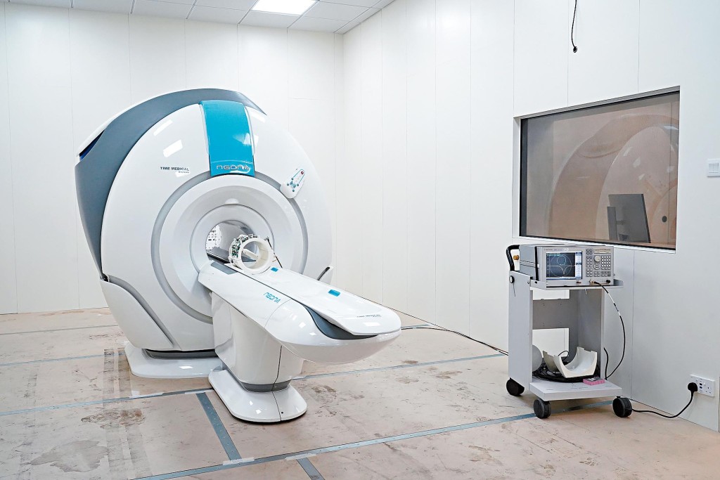 美時醫療在香港一條龍進行研發、設計、生產及銷售的全球首台兒科專用MRI設備NEONA，香港高增值醫療器材開始銷往世界各地。