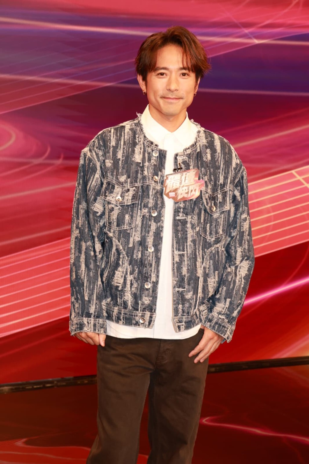 林德信指，小女兒林明試過在飛機上周圍走，「佢以為係自己地方。」