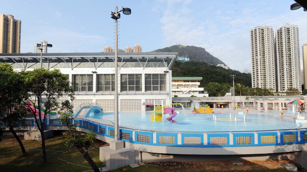 現場為黃大仙斧山道游泳池。資料圖片
