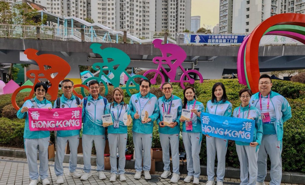 海關指過去1年，接近130名現職及退休海關關員參與「十五運會和殘特奧會香港賽區義工計劃」。香港海關facebook圖片