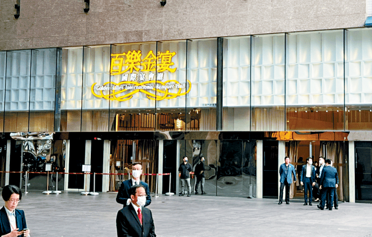 九龍灣百樂金宴國際宴會廳食物中毒人數增至138人。