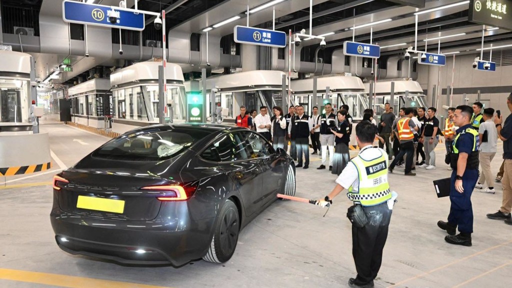 新皇崗口岸︱周六萬人演練 民間招募800部私家車參與 李耀培：無需港車北上或中港牌