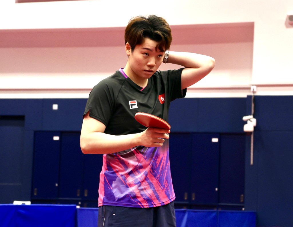 今日凌晨才返到香港的杜凱琹顯得一臉倦容。徐嘉華攝