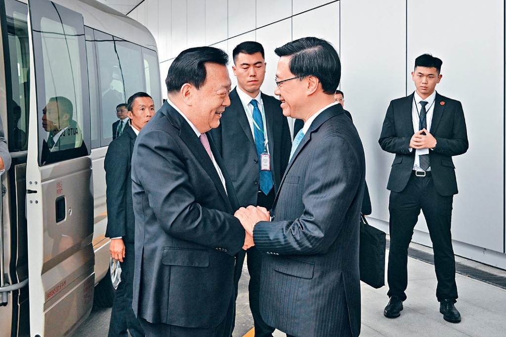 李家超表示,夏寶龍對於香港的所有事情都非常關心,政府會適時發放關於他在香港活動的訊息。