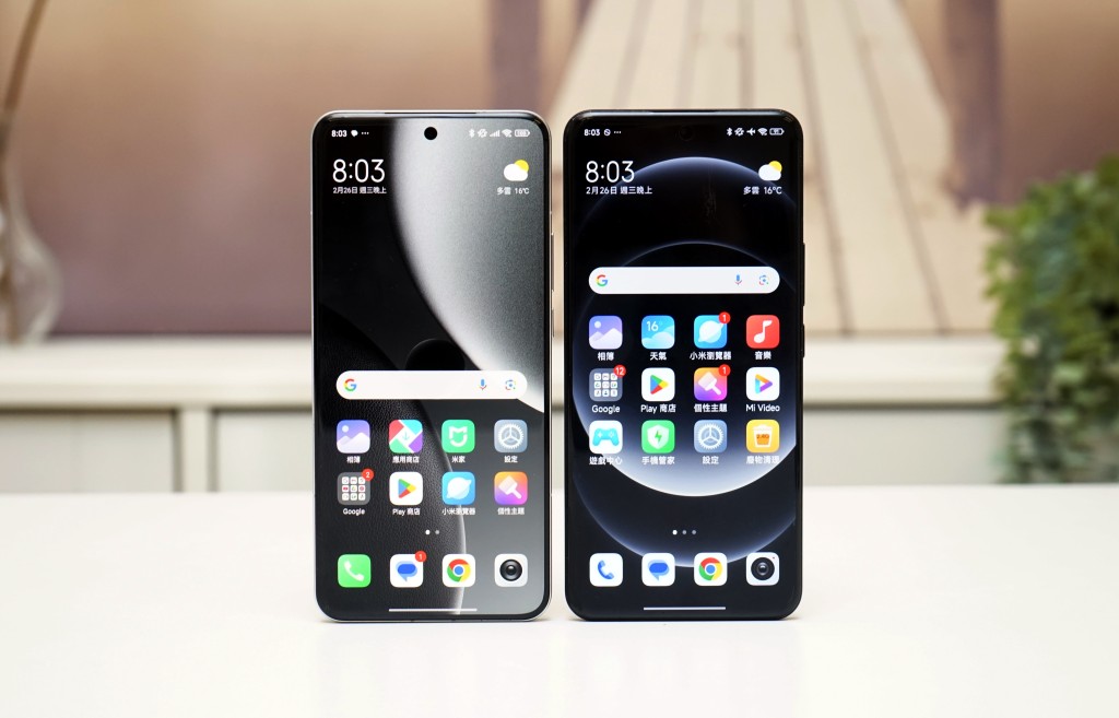 Xiaomi 15 Ultra（左）沿用6.73吋2K AMOLED螢幕，峰值亮度比Xiaomi 14 Ultra（右）高出200nits。