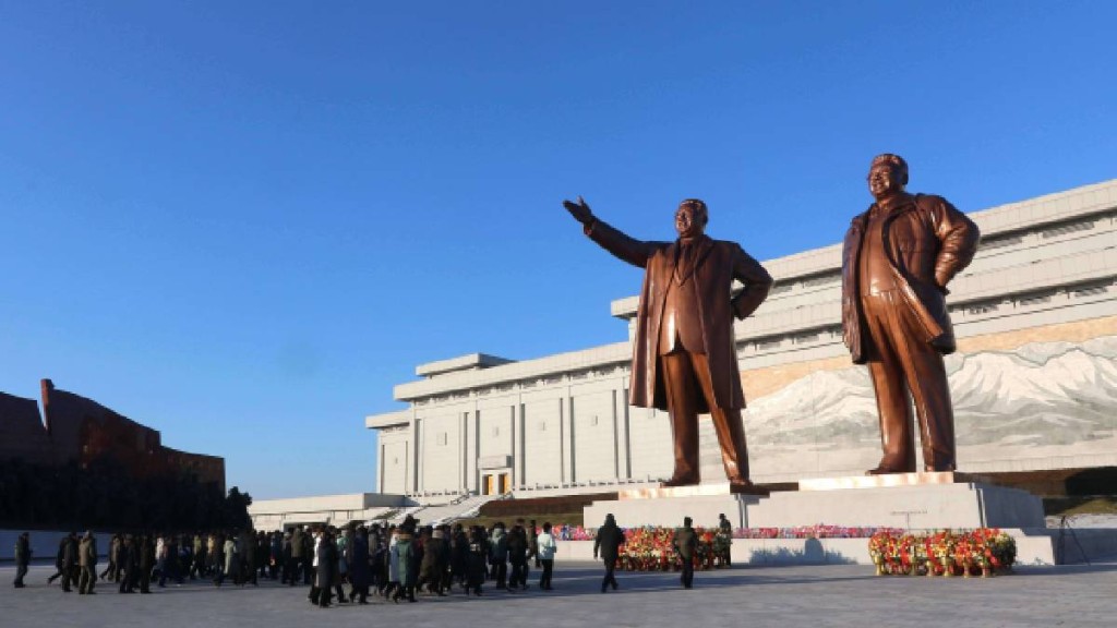 弱化父輩領袖象徵依賴。美聯社