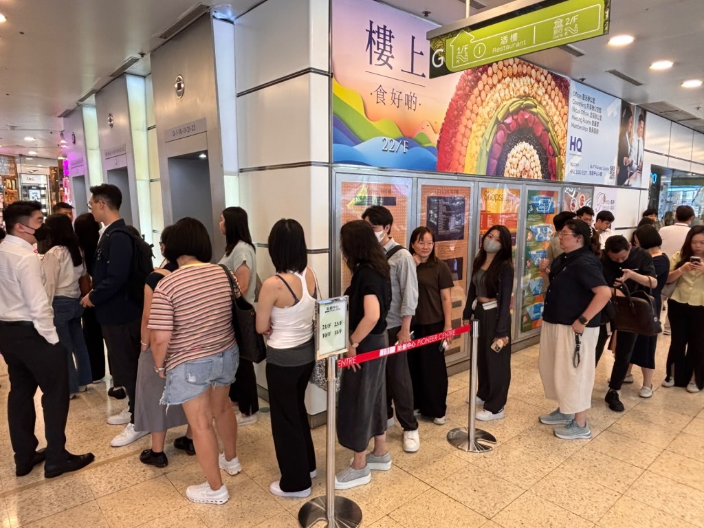 該盤展銷廳累錄逾5,000組參觀人次。 該盤展銷廳累錄逾5,000組參觀人次。