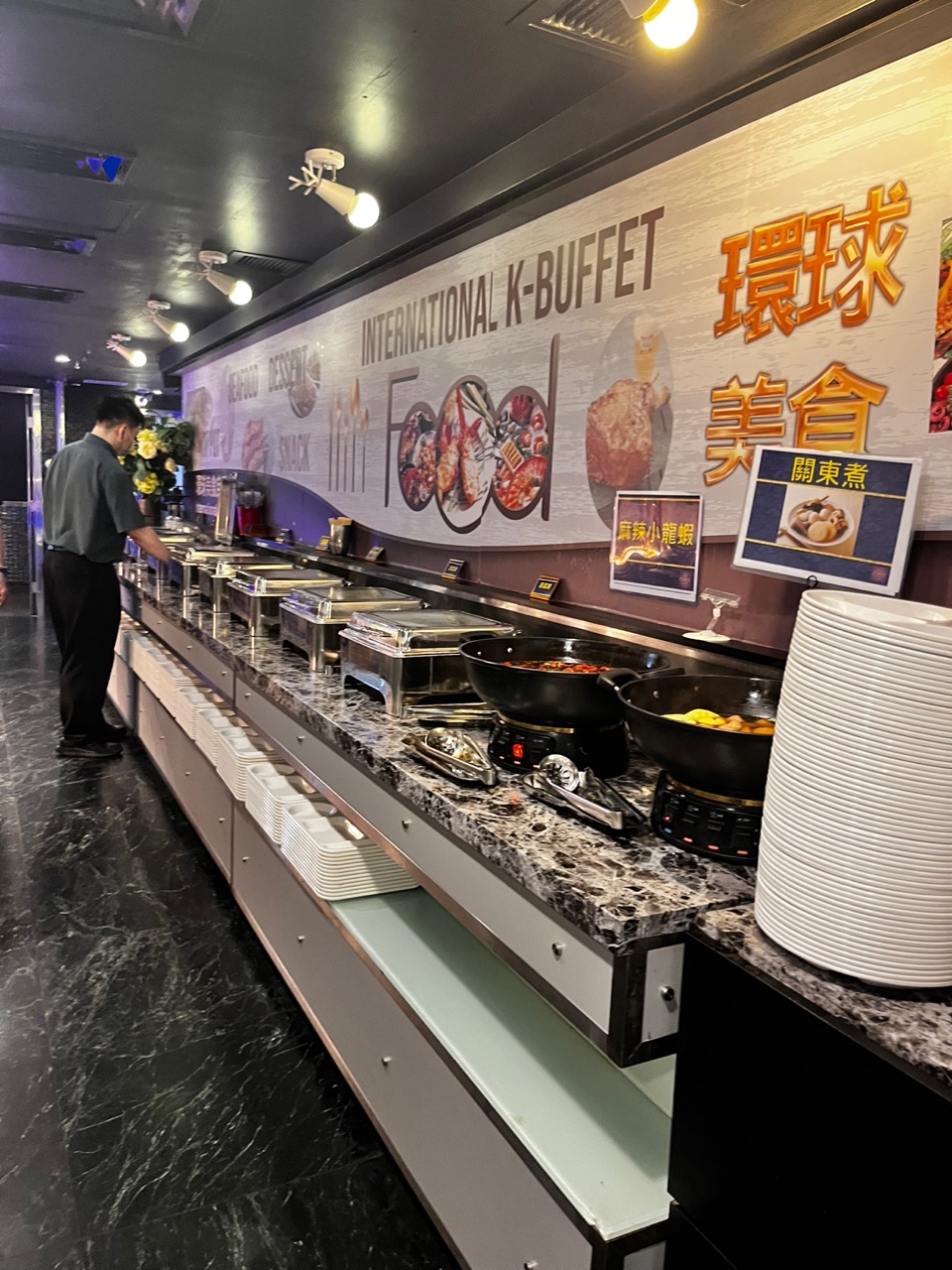 Neway尖東「CEO」港晶中心店。 Neway尖東「CEO」港晶中心店。
