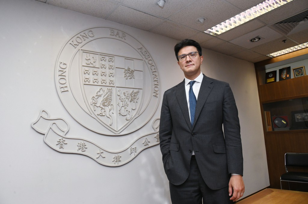 大律師公會主席毛樂禮接受《星島》訪問。何健勇攝 大律師公會主席毛樂禮接受《星島》訪問。何健勇攝