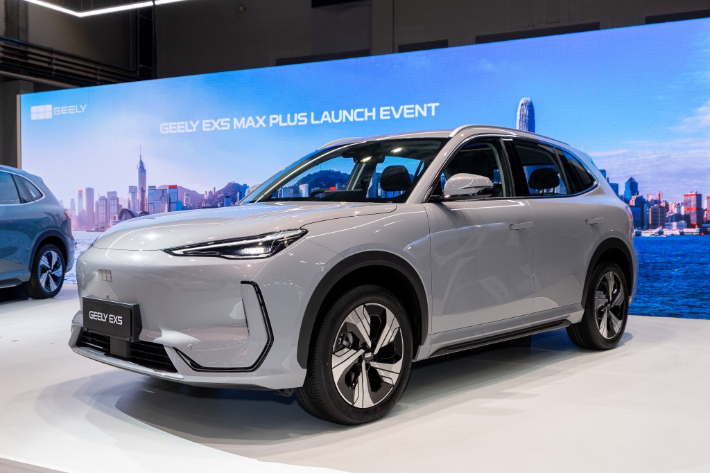 香港國際汽車博覽IMXpo 2025：EX5 Max Plus的「一換一」售價$239,000，現時訂購可於2026年首季交付。