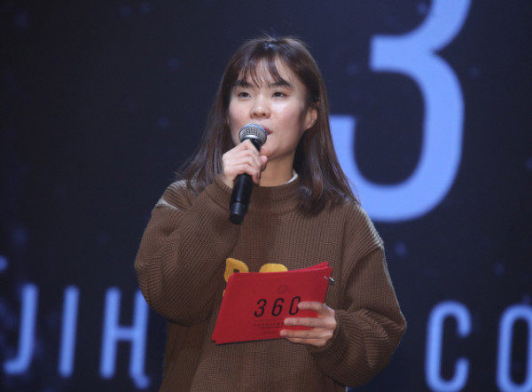 近日韓國網上流傳一篇文章，內容是一名大學生感謝日前逝世的朴智宣，在8年前資助他完成學業。