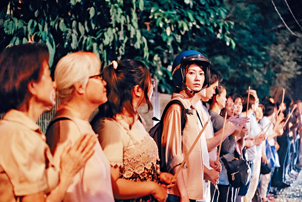 戲中講到齋戒月時,女人要去廁所食飯。 戲中講到齋戒月時,女人要去廁所食飯。