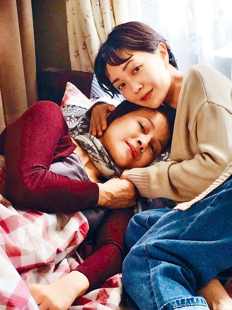 當年的「喜寶」黎燕珊，今次飾演郭采潔的母親。