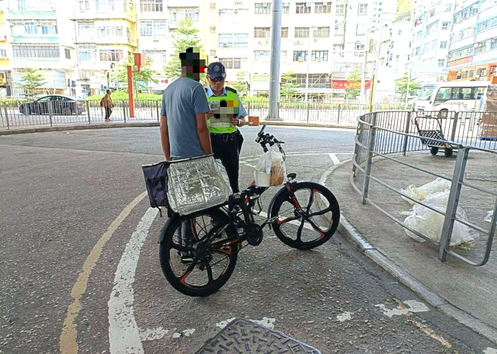 行動以單車及行人違例事項為主要打擊目標。