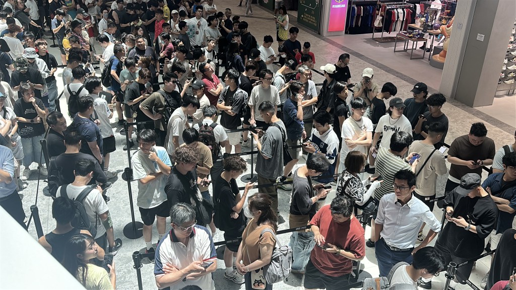 現場打蛇餅。劉漢權攝