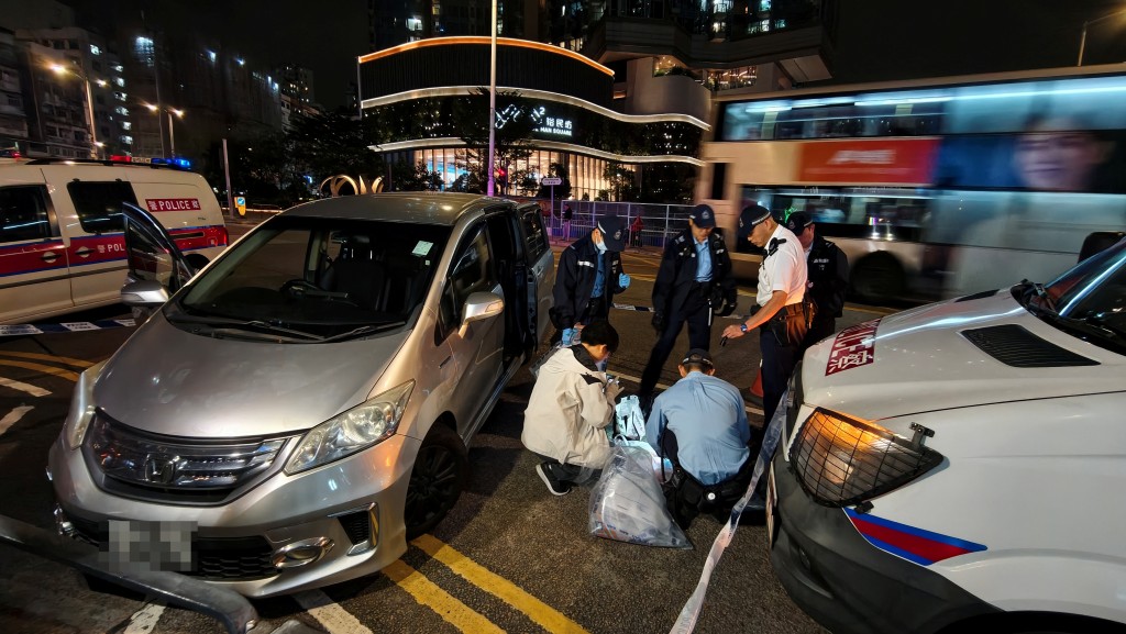 警方在車內起出大批毒品。