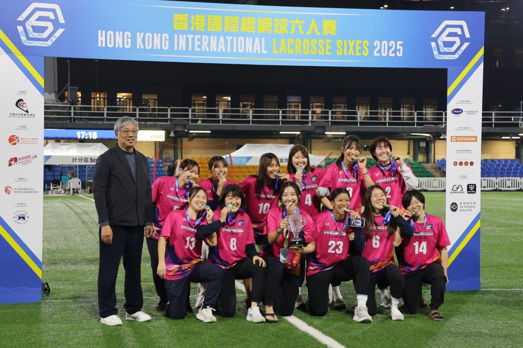 女子SELL隊大熱奪冠。徐嘉華攝