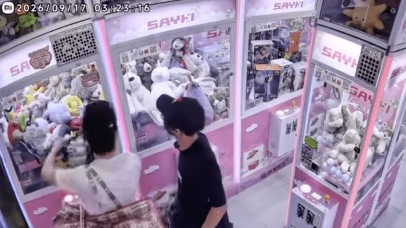 爆窃大围夹公仔店两贼落网。