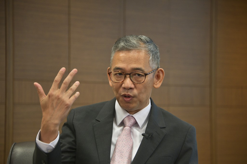 胡英明指，完善選舉制度條例自去年實施， 廉署至今檢控5人。