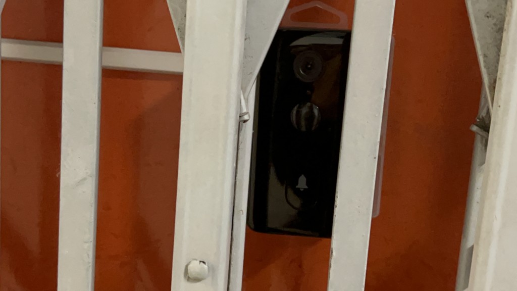 遇襲單位安裝了閉路電視,拍攝到事發一刻。 遇襲單位安裝了閉路電視,拍攝到事發一刻。