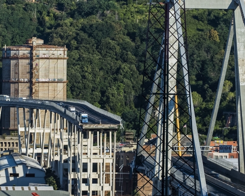 热那亚所在的利古里亚地区进入12个月的紧急状态。AP