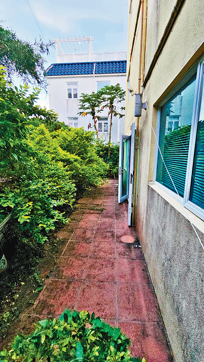 大嶼山大浪灣村54號，開拍價580萬，較銀行估價低35%。