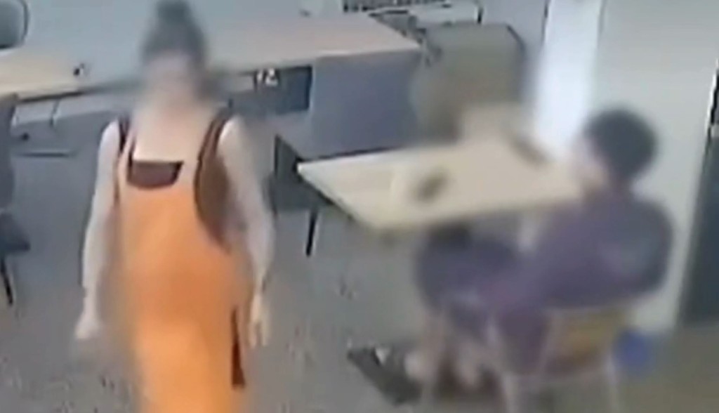 吊带衫女送餐后，20岁男学生即除裤自慰。FB:爱新庄我是新庄人