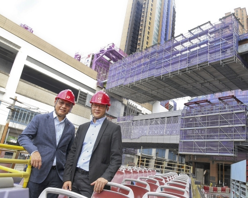 新輝建築副總經理何冠豪(左)，新鴻基地產項目經理丘俊生(右)。
