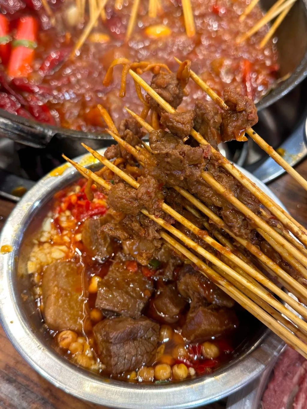 串串香是成都特色美食。小紅書