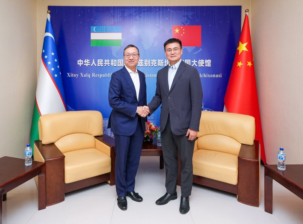林定國拜會中國駐烏茲別克斯坦共和國特命全權大使于駿。 林定國拜會中國駐烏茲別克斯坦共和國特命全權大使于駿。