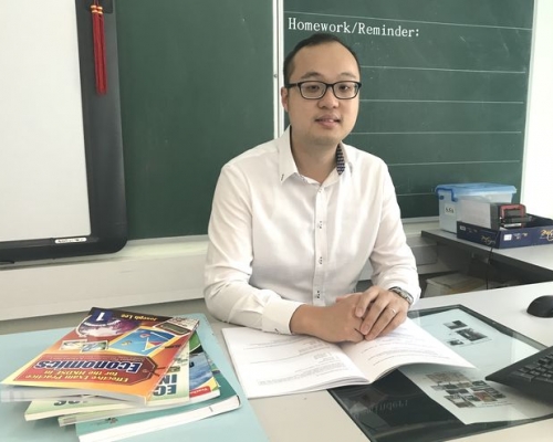 聖瑪加利男女英文中小學經濟科主任馮漢賢