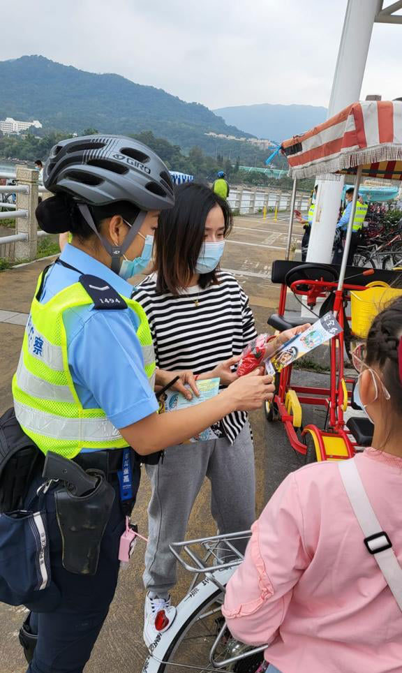 新界北總區交通部在聖誕長假期期間，於區內進行宣傳、教育及執法行動。警方提供