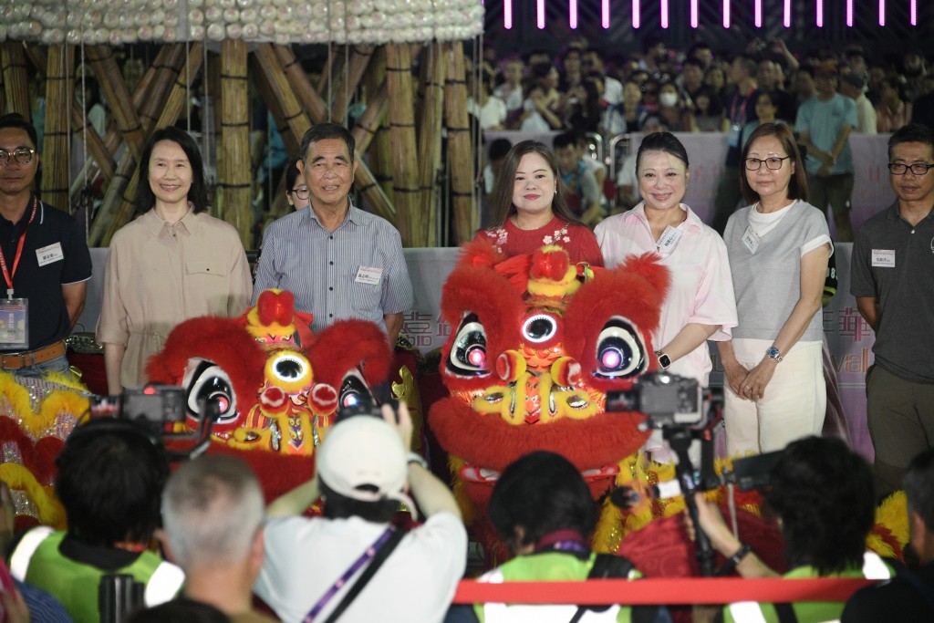 文體旅局局長羅淑佩、康文署署長陳詠雯等人主持點晴儀式。陳浩元攝 文體旅局局長羅淑佩、康文署署長陳詠雯等人主持點晴儀式。陳浩元攝
