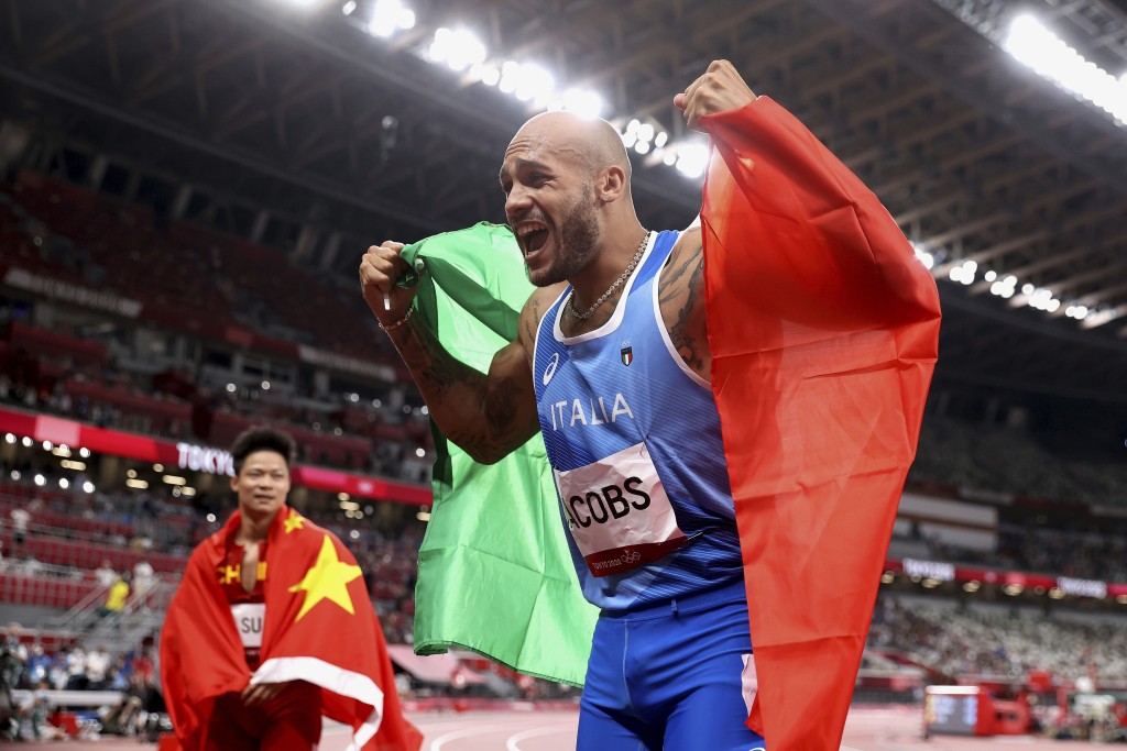 積及斯在男子4x100米接力賽都奪金。 AP
