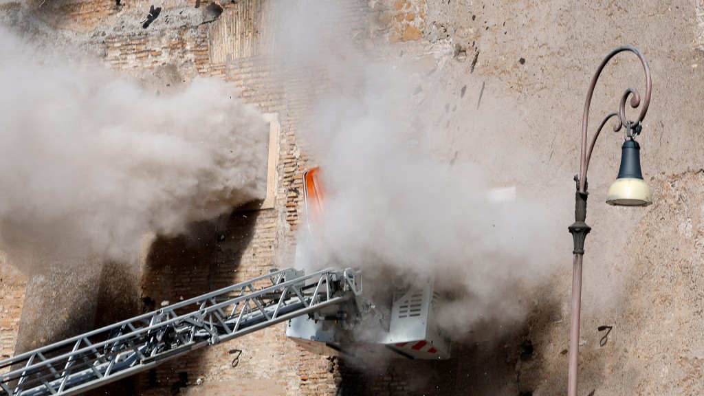 羅馬中世紀「孔蒂塔」部分坍塌。 路透社