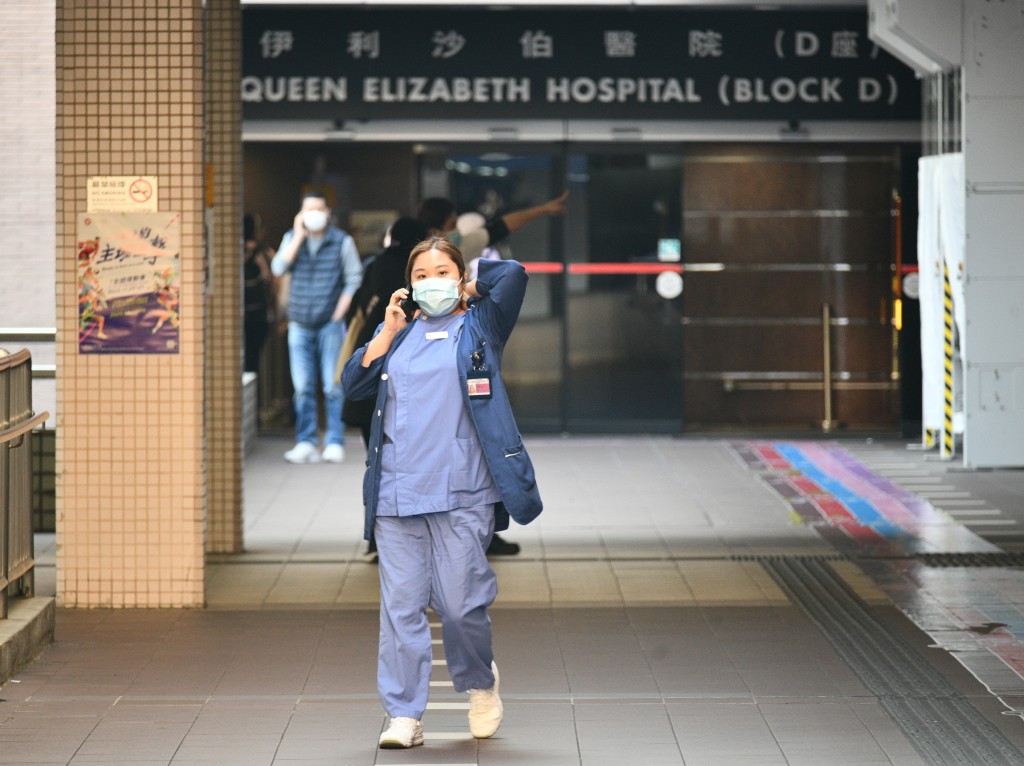 醫護人員仍然建議接種新冠加強劑。 醫護人員仍然建議接種新冠加強劑。