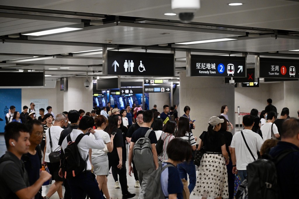 近三成(28.6%)受訪者公司亦沒有為他們提供特別津貼。 近三成(28.6%)受訪者公司亦沒有為他們提供特別津貼。